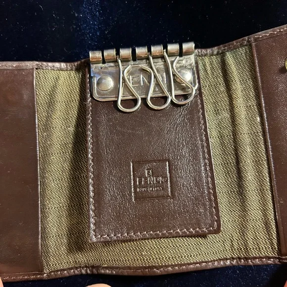 FENDI Keys Holder - Picture 3 of 10